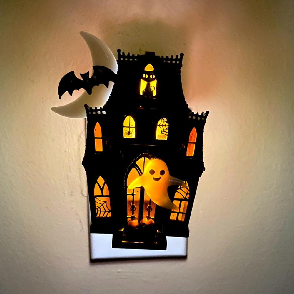 👻RARE 2016 BATH & BODY WORKS HALLOWEEN HAUNTED HOUSE WALLFLOWER👻